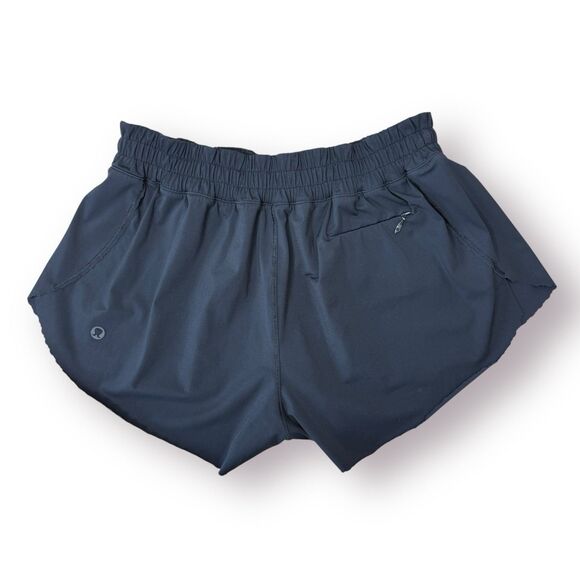 Lululemon Surf Shorts Women's Size 6 Black 2.5" Inseam Scalloped Edge Cheeky - Picture 2 of 9